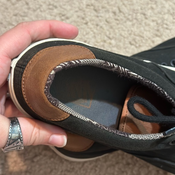 Vans- Limited edition! Leather and print design.GOOD CONDITION - Picture 2 of 5